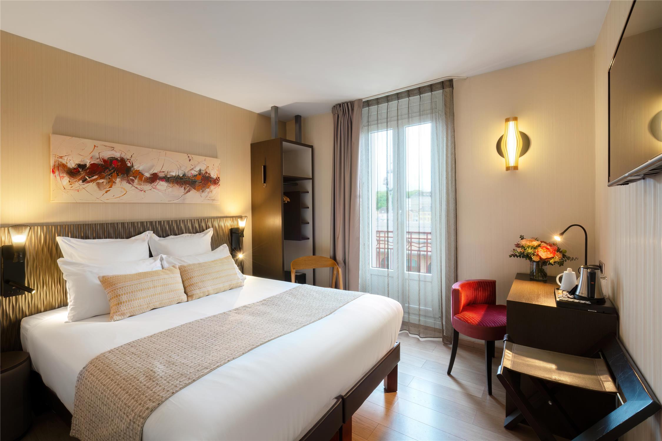 Standard, Queen Bed