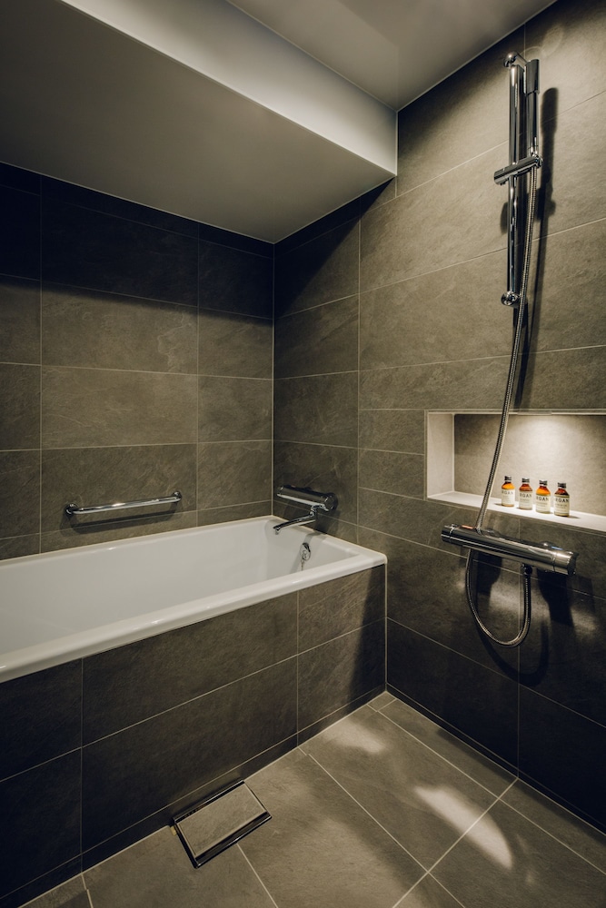 Node Hotel 50/50