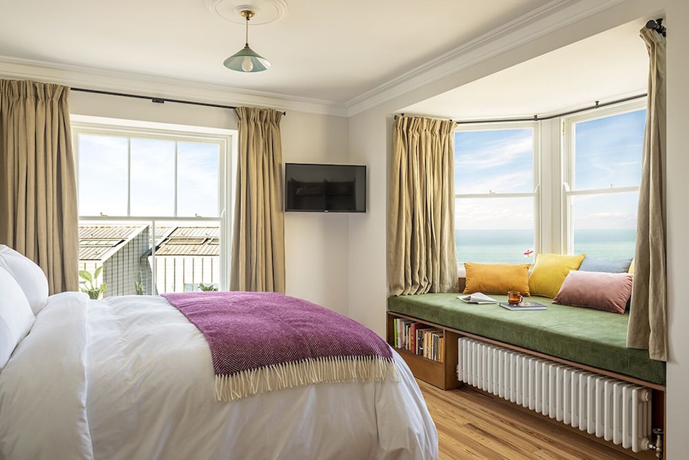 Fort Road Hotel 17/40