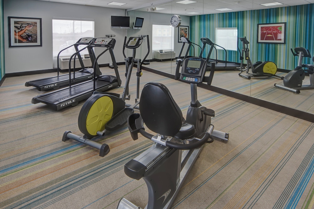 Holiday Inn Express Hotel Suites Cookeville 46/73