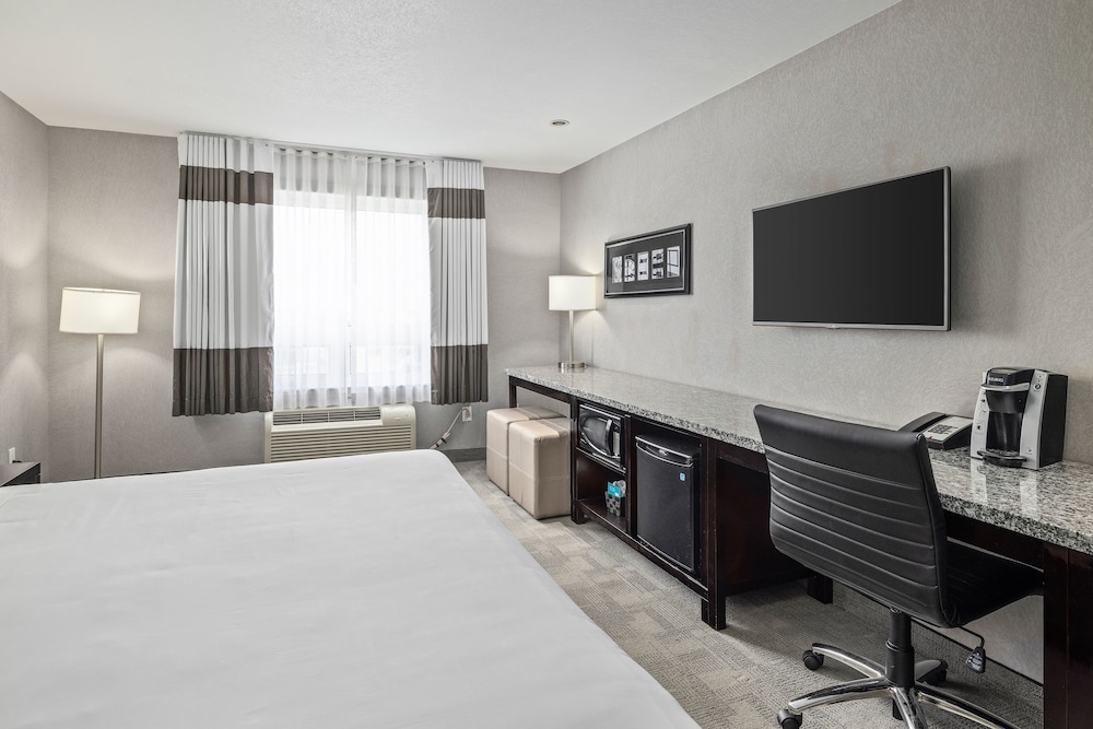 Home Inn and Suites Regina Airport 16/68