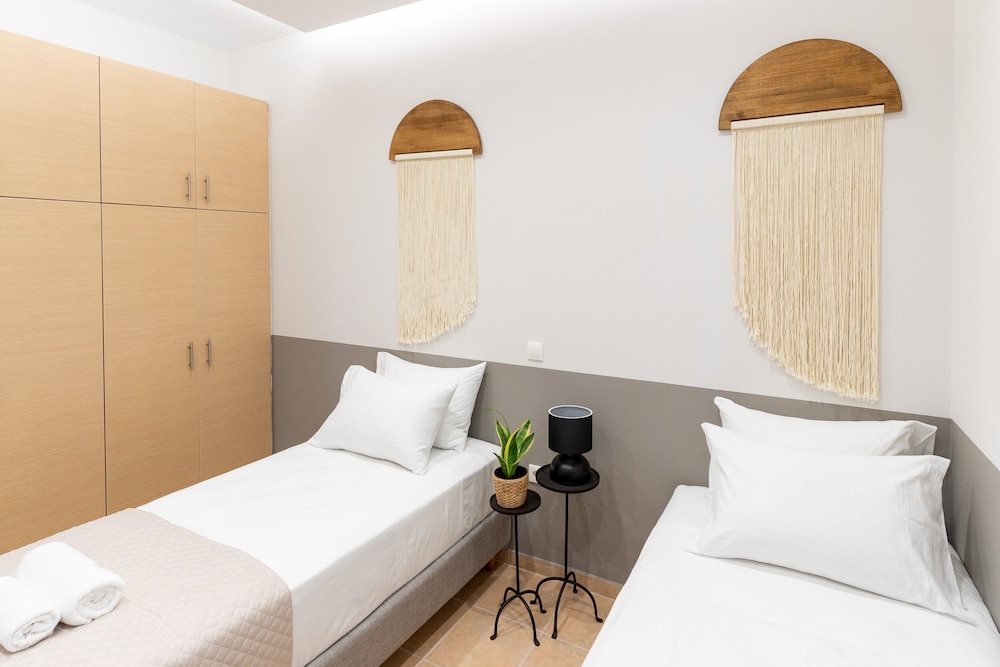 2 BEDROOMS, SUITE, SEA VIEW