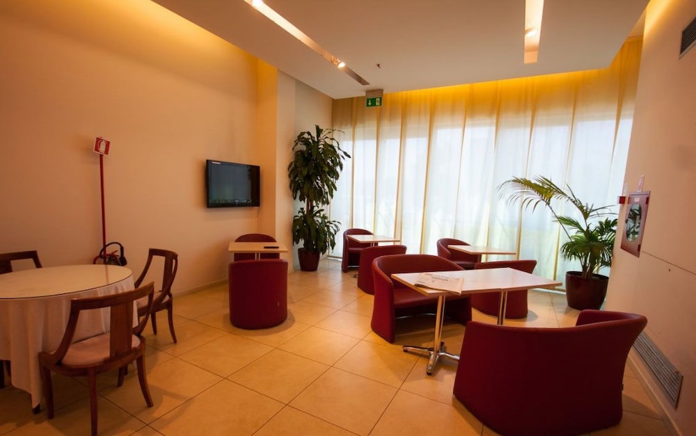Hotel Lux Modena 42/65