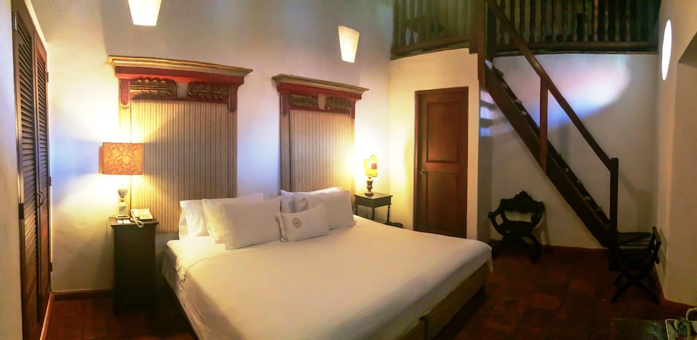 Casa Del Arzobispado Hotel 24/69