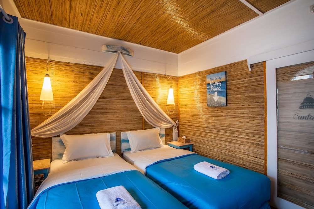 Santorini Beach Resort 16/65