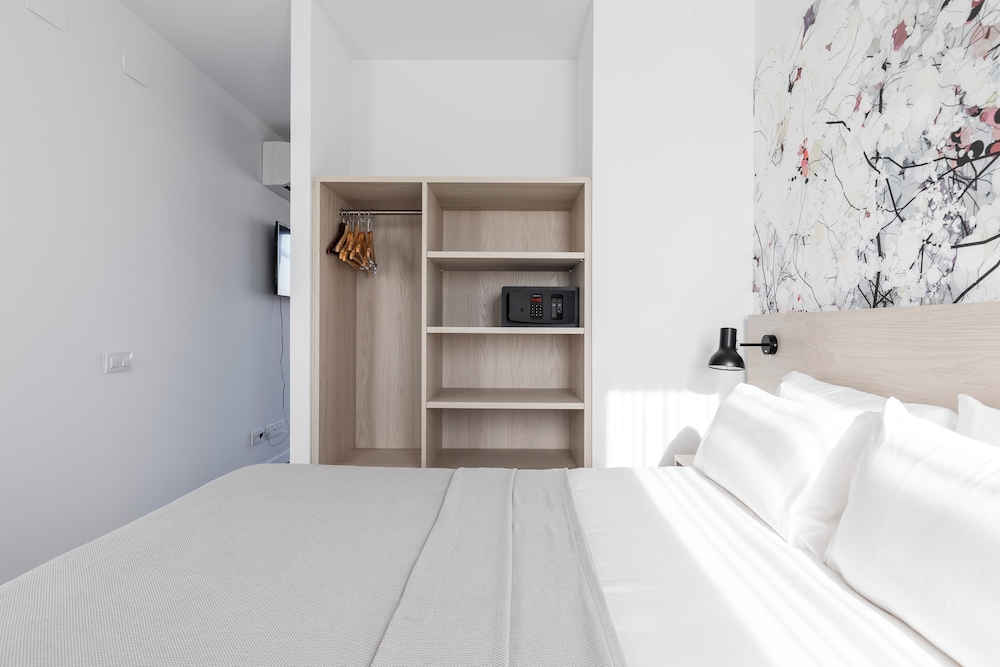 Aspasios Poblenou Apartments 12/50