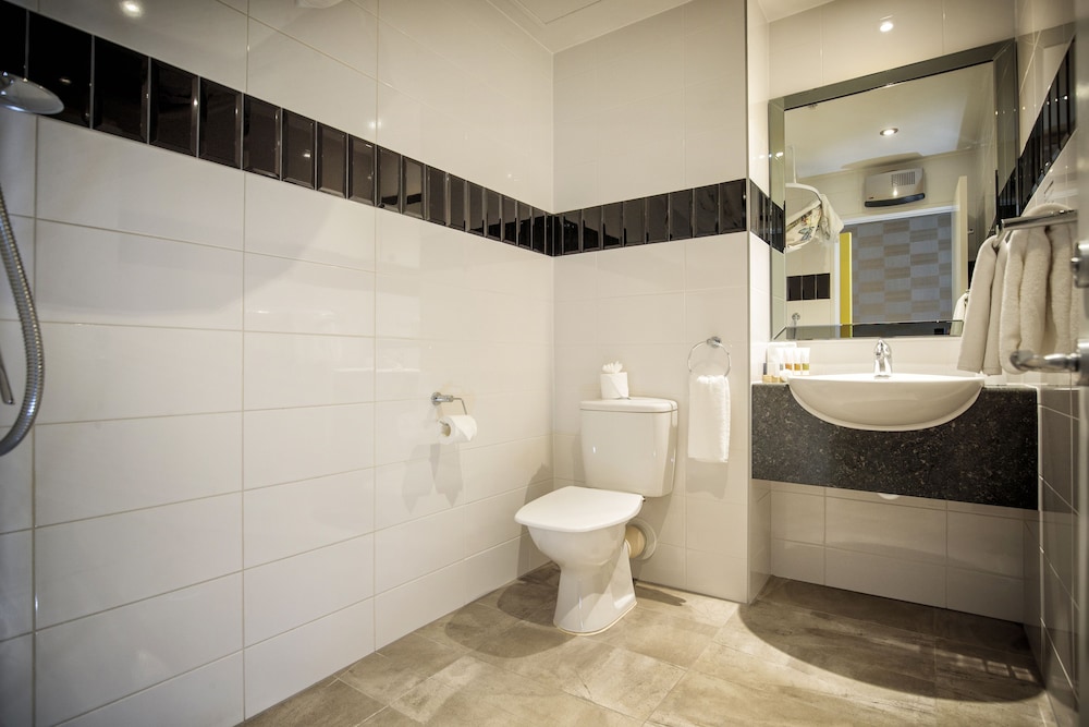 Hotel 115 Christchurch 14/65