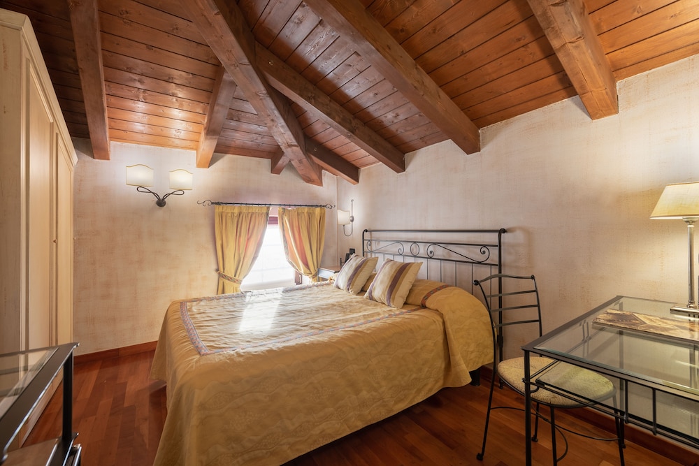 ECONOMY, DOUBLE BED