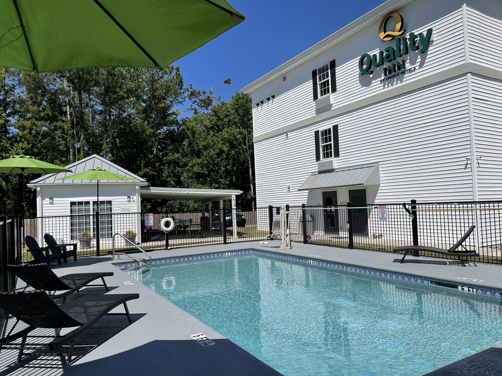 Quality Inn Wilmington NC 4/40