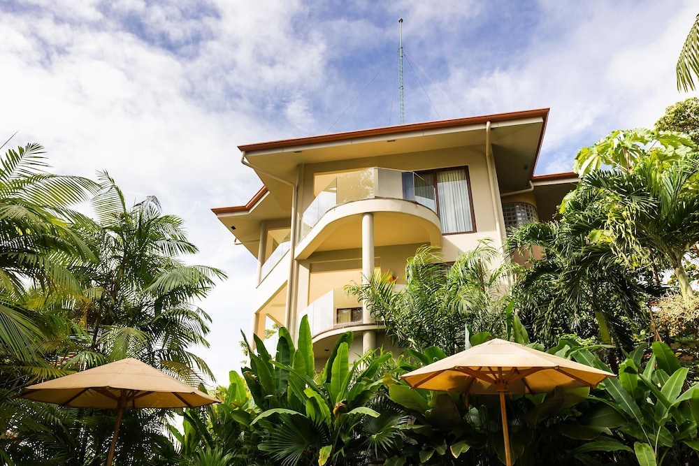 Arenas del Mar Beachfront & Rainforest Resort 2/75