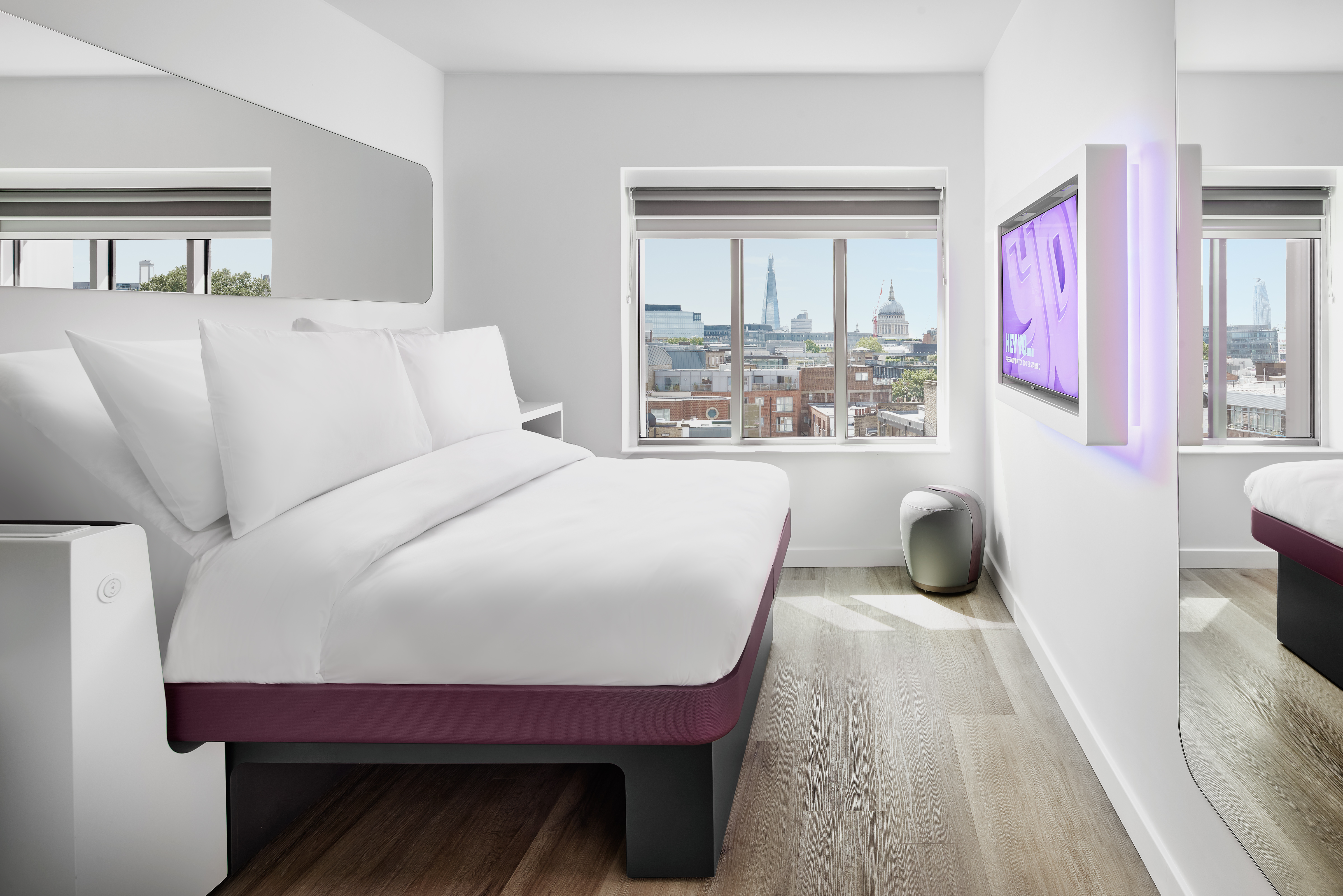 Cabin, Queen Bed, City View
