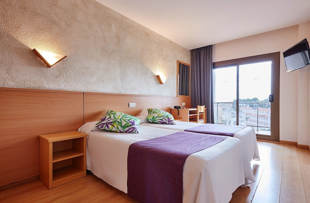 ROOM, SINGLE, DOUBLE BED, BALCONY