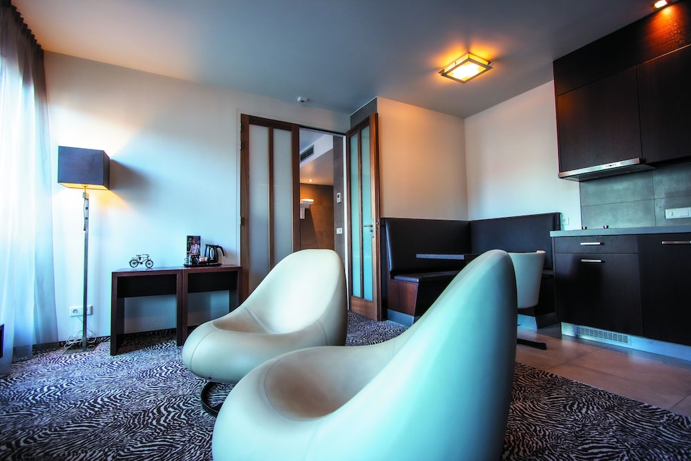 Golden Tulip West Ende 42/73