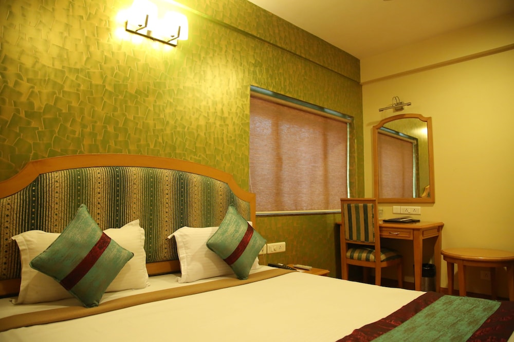 HOTEL SUDESH TOWER 25/37