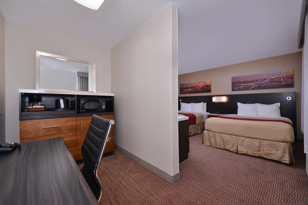 Best Western Royal Palace Inn & Suites 22/46