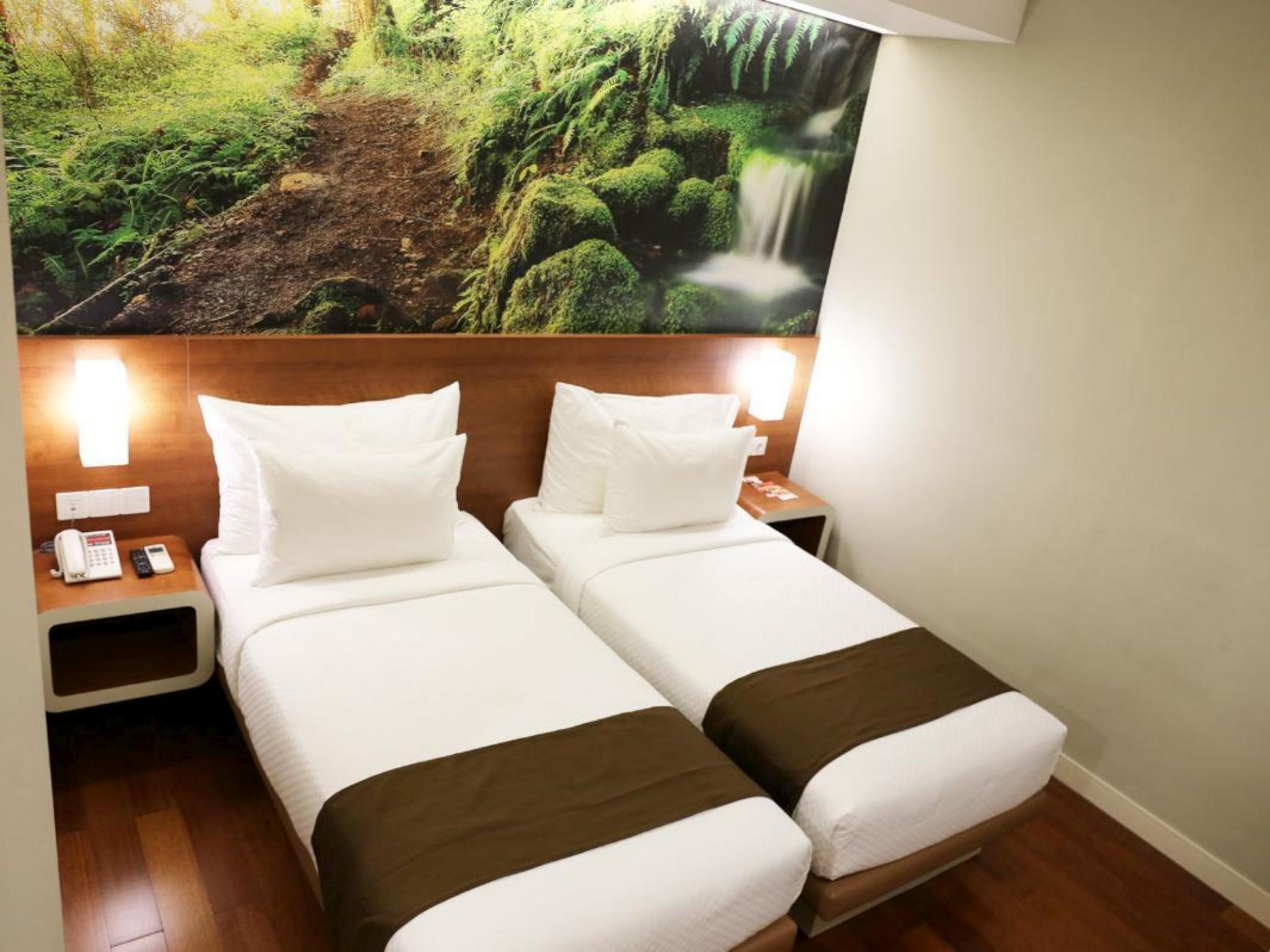 Citihub Hotel Mayjend Sungkono Surabaya 17/38