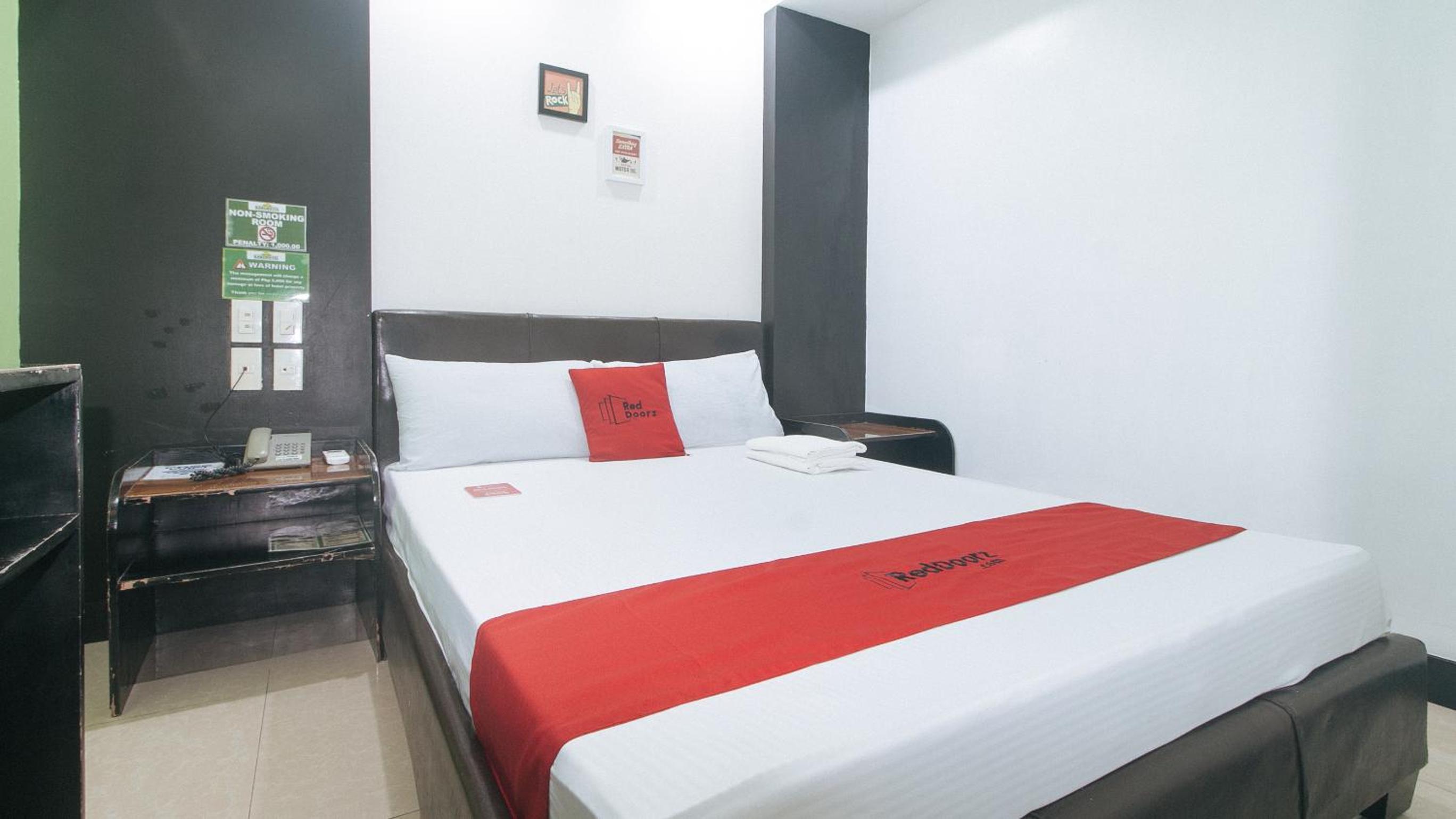 OYO 717 Ranchotel Bayanan 27/50