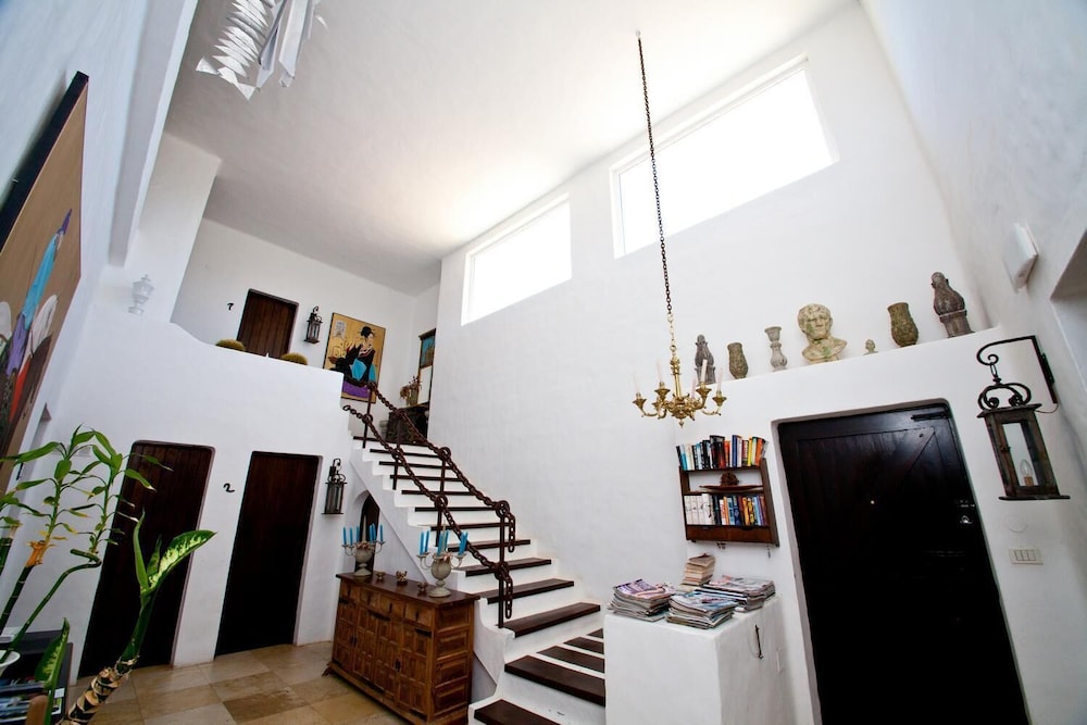 Casa De Hilario 9/71