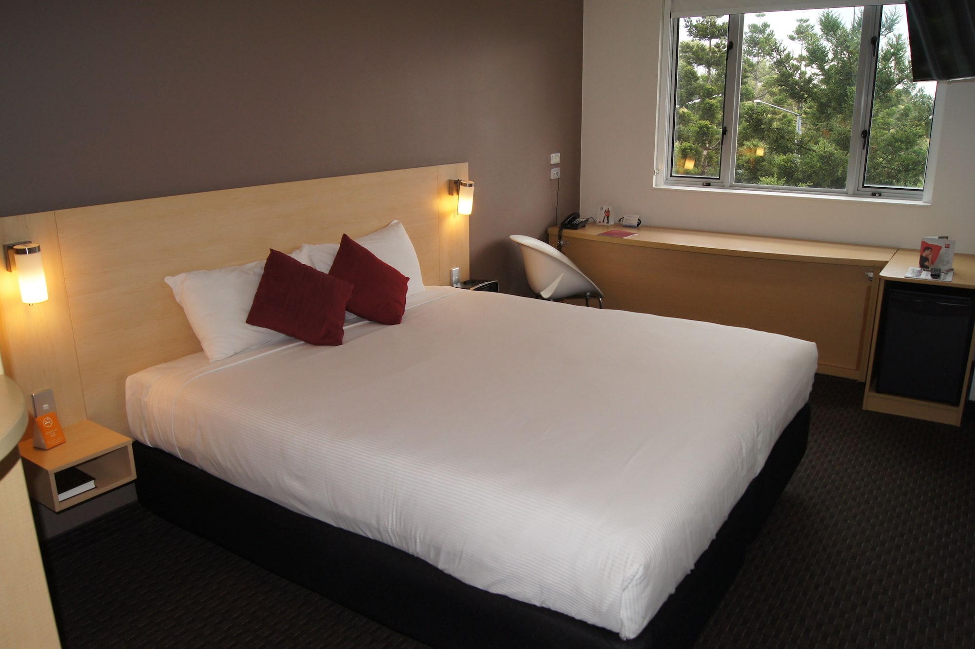 STANDARD, KING BED
