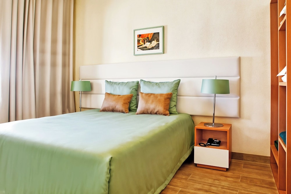 1 BEDROOM, APARTMENT