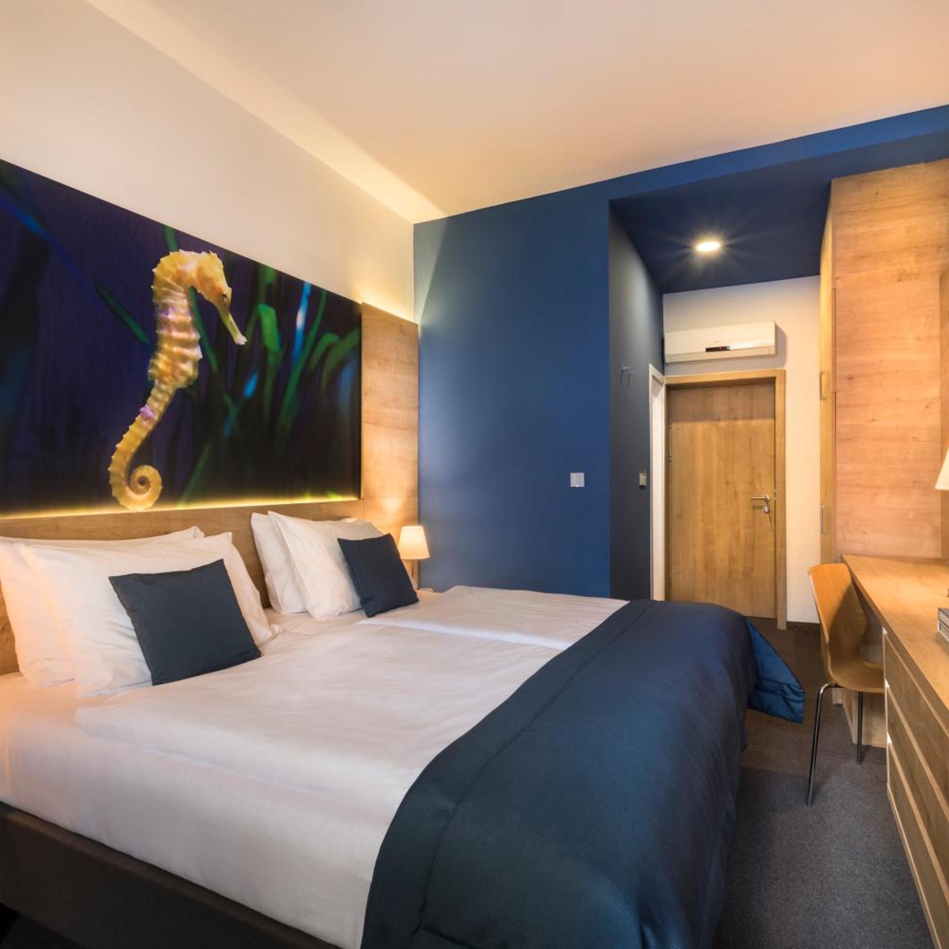 Comfort, Double or Twin Bed, Street View