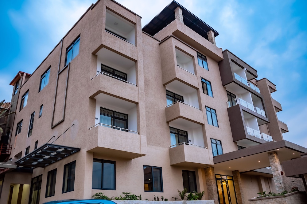 Grazia Apartments 3/96
