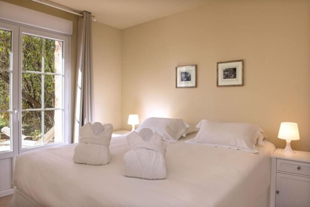 Standard, 4 King Beds, Valley View, Terrace