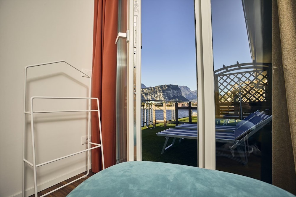 HOTEL PARADISO 29/59