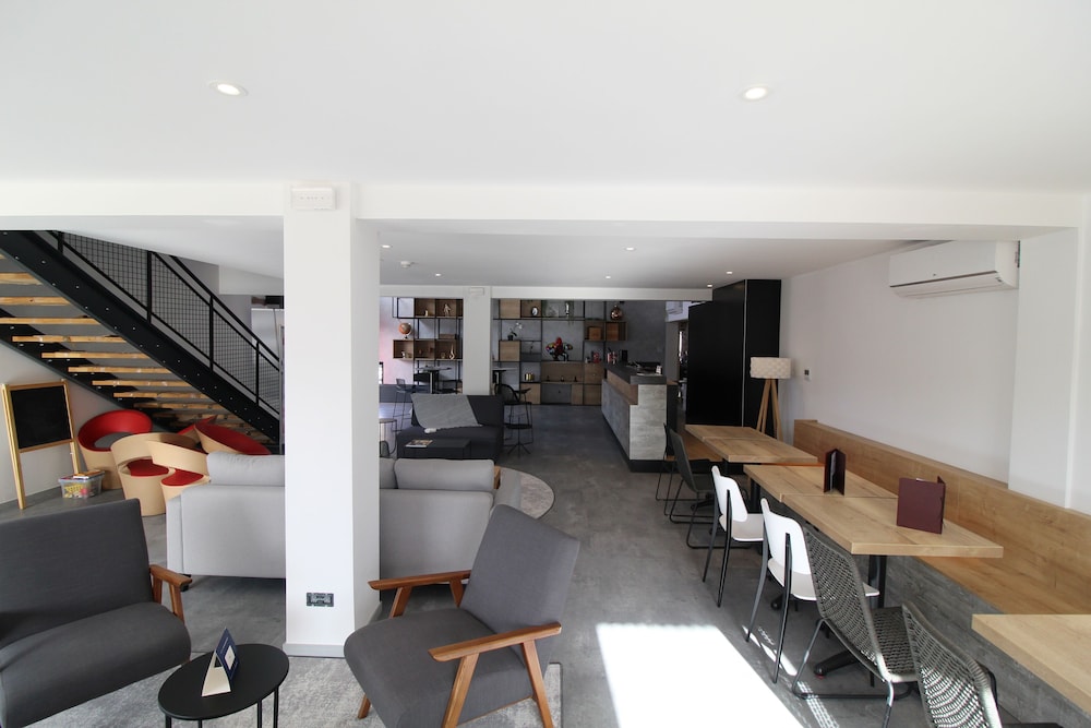 Ibis Dijon Sud 42/63