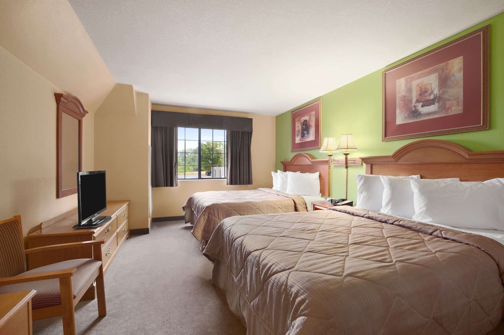 Days Inn & Suites by Wyndham San Antonio North/Stone Oak 20/63