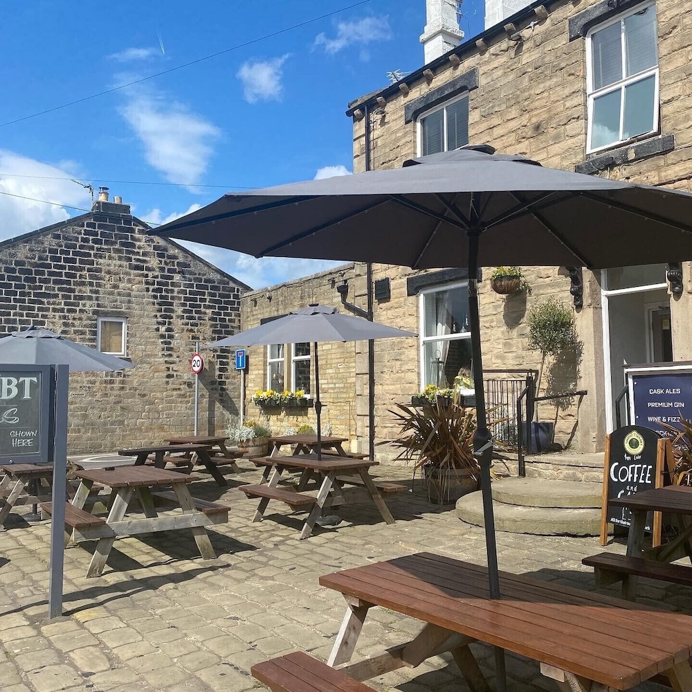 The White Swan 56/61