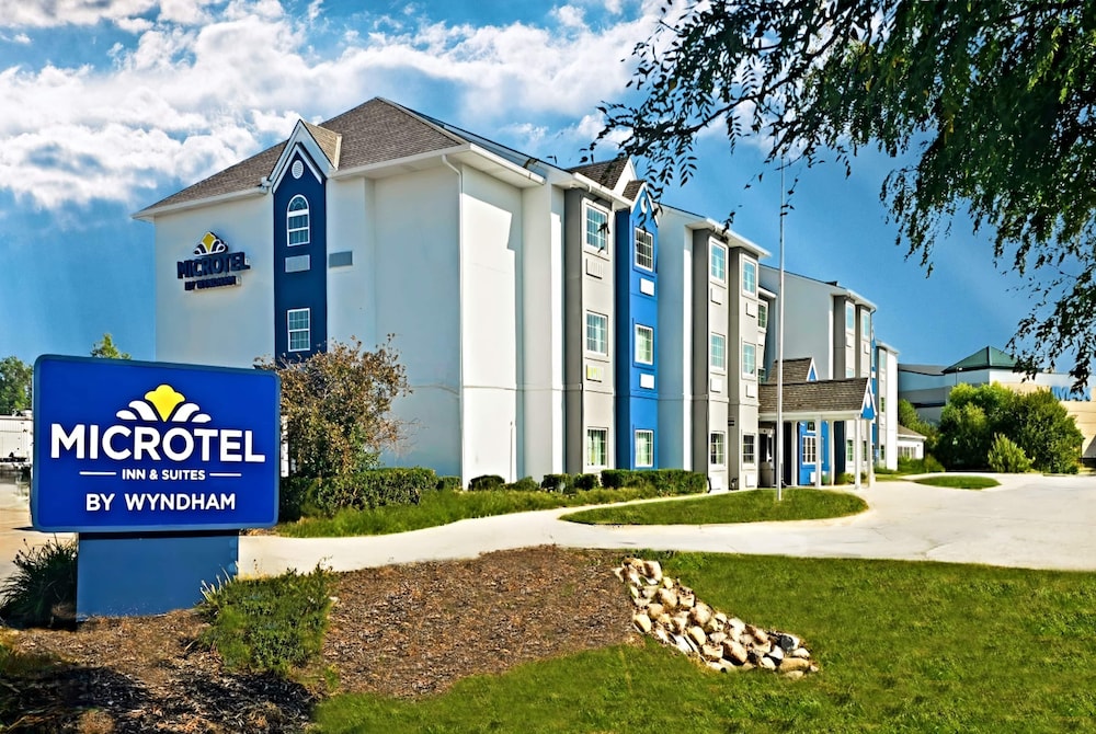 Microtel Inn Council Bluffs 5/50