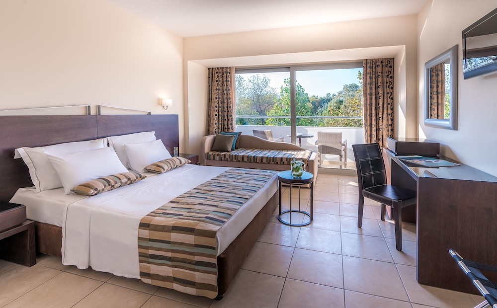 CRONWELL PLATAMON RESORT 9/50