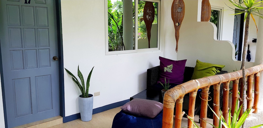 Ocean Vida Beach And Dive Resort 44/65
