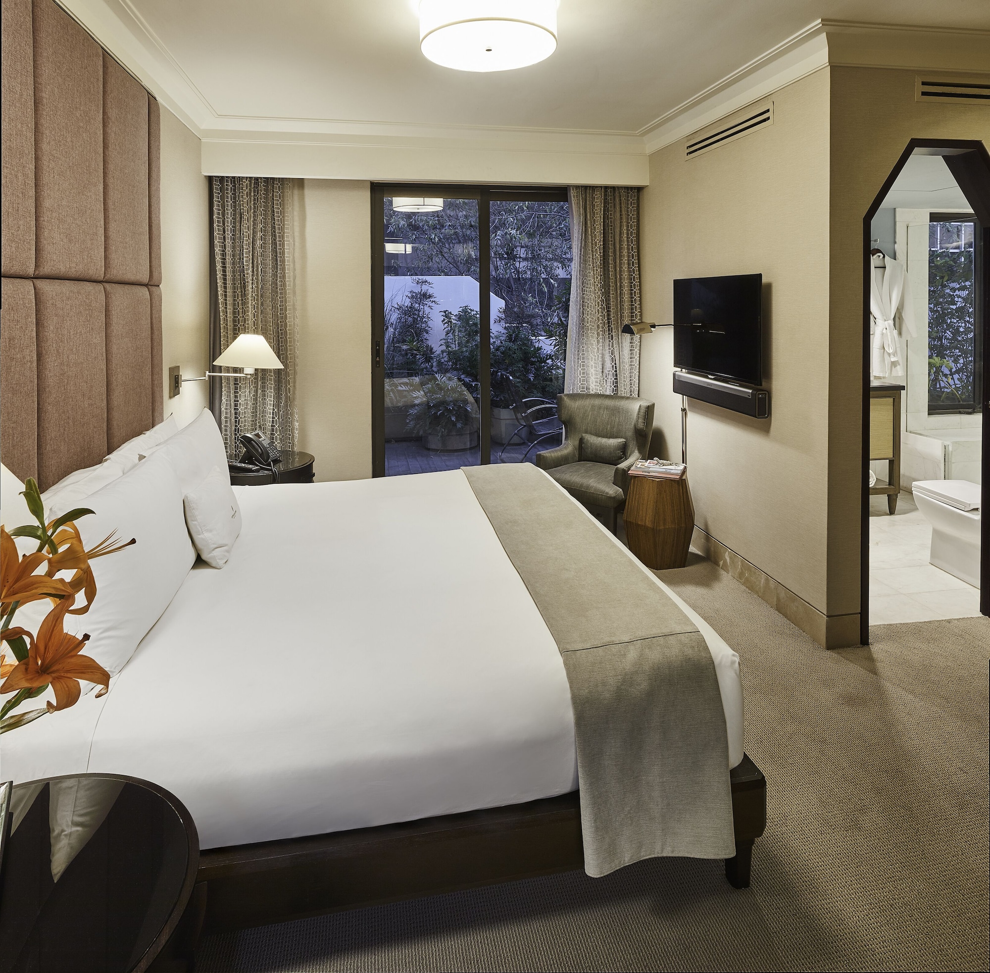 EXECUTIVE, SUITE, TERRACE