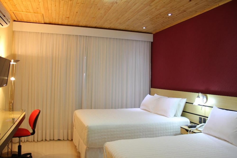 MARAMBAIA HOTEL 18/66