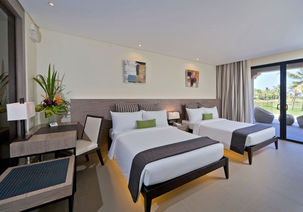 Fairways And Bluewater Newcoast Boracay 36/76