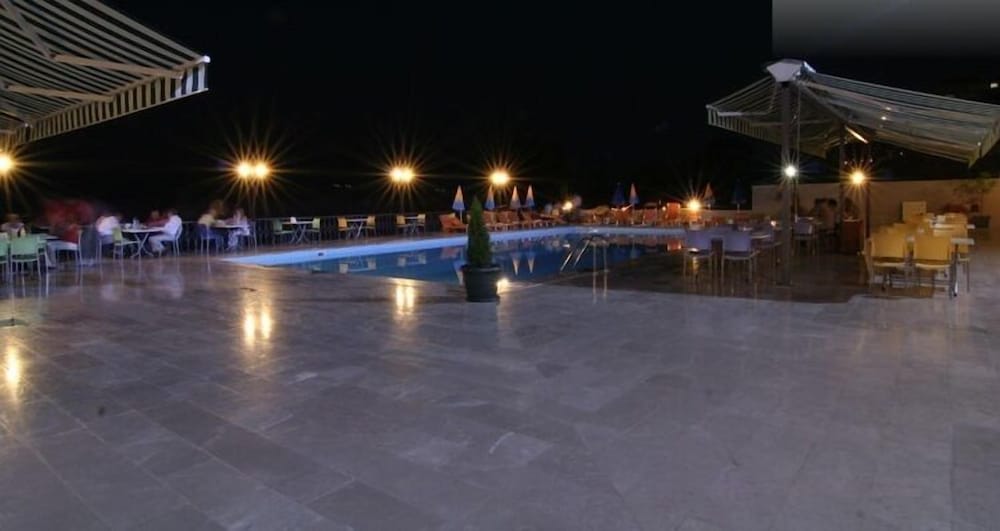 Mora Hotel 24/24