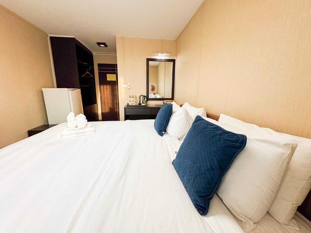 Room, King Bed