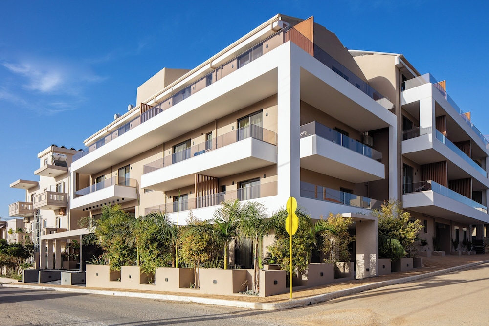 Sapphire Blue Suites 9/87