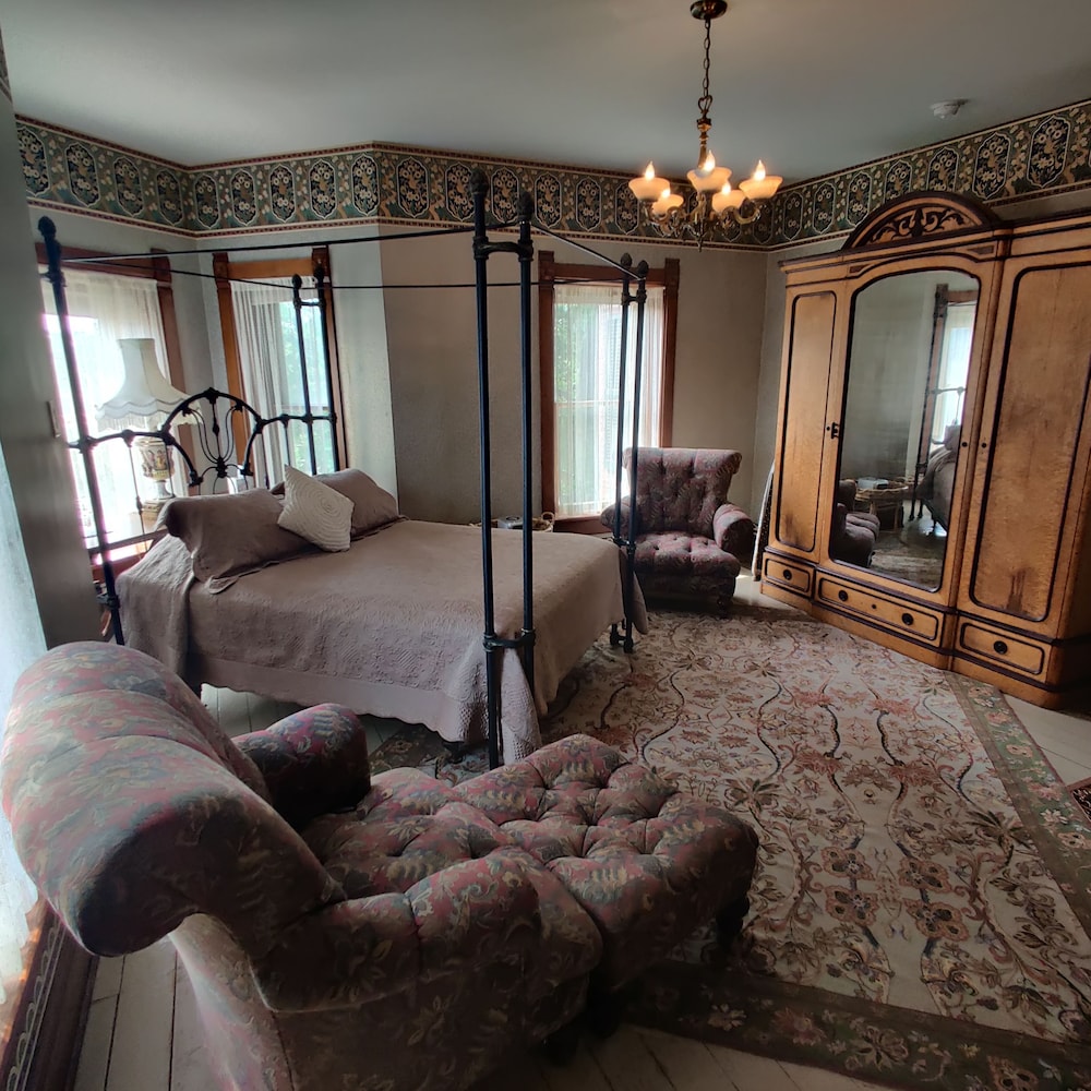 Nauvoo Grand Bed and Breakfast 17/51