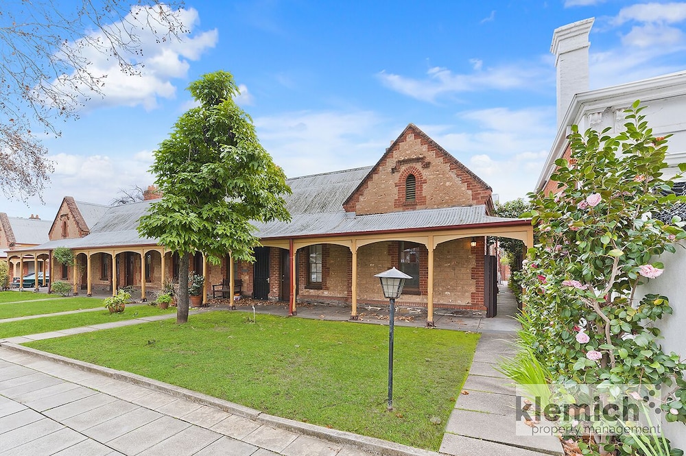 ADELAIDE HERITAGE COTTAGES AND APARTMENTS 44/53