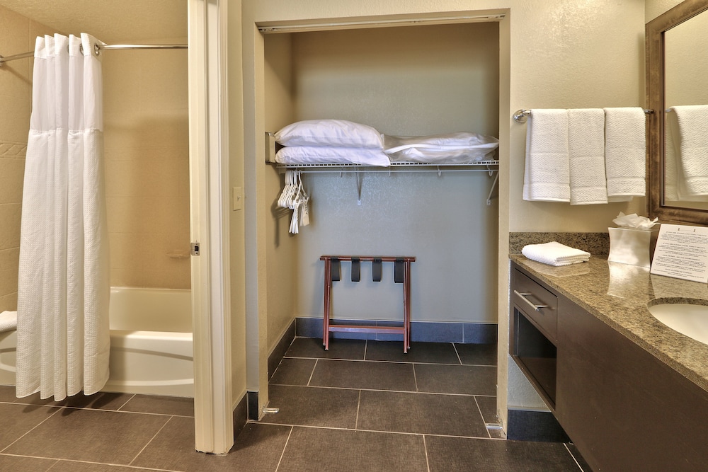 Staybridge Suites Albuquerque North 17/78