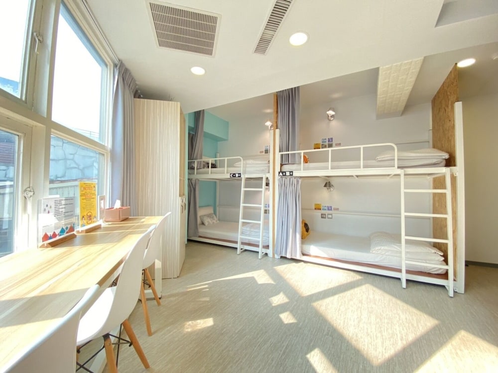 Flyinn Hostel 33/50