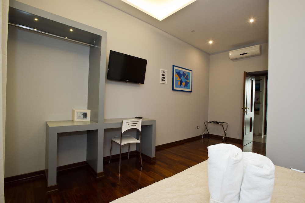 Borguese Executive Suites 20/30