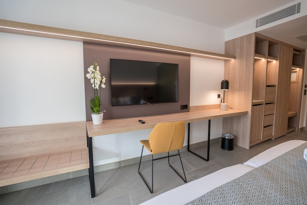 Morlans Suite Hotel Adults Only 44/51