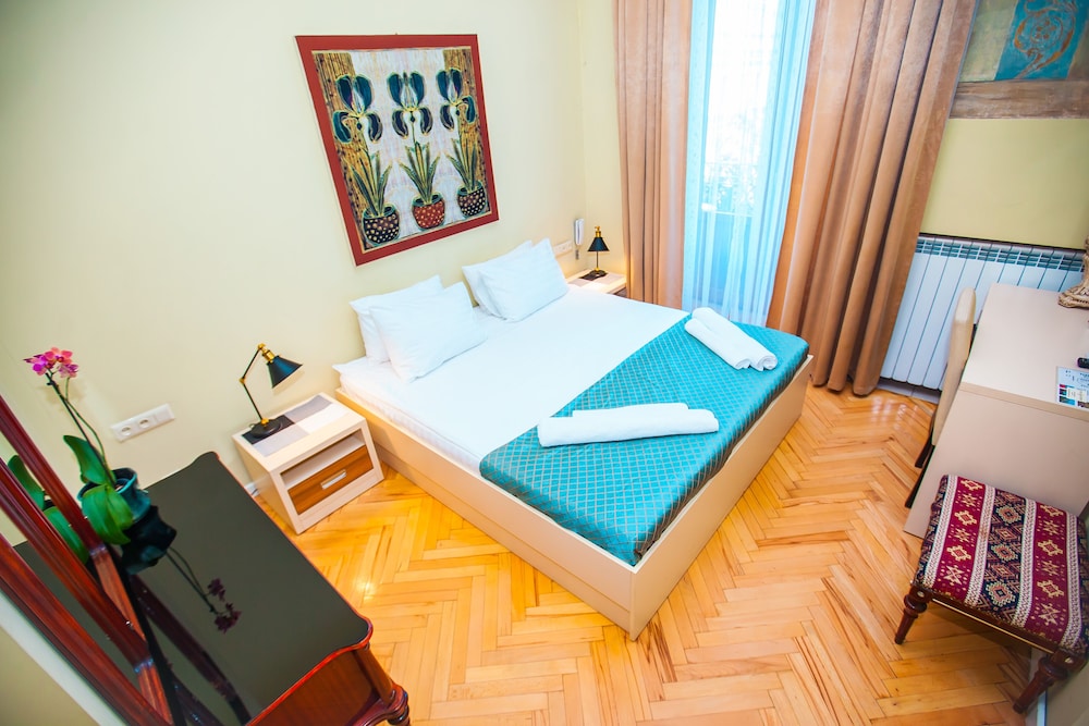 Hotel Rustaveli 15/50