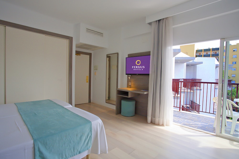 Fergus Bermudas Hotel 15/27