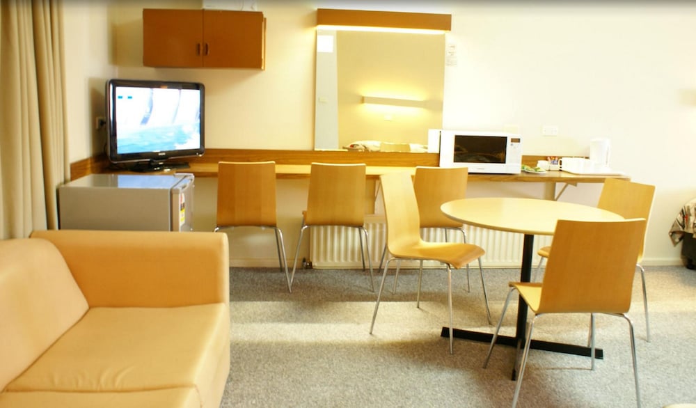 Country Lodge Motor Inn 29/50