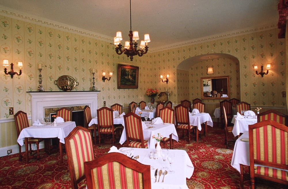 Glengarry Castle Hotel 38/42